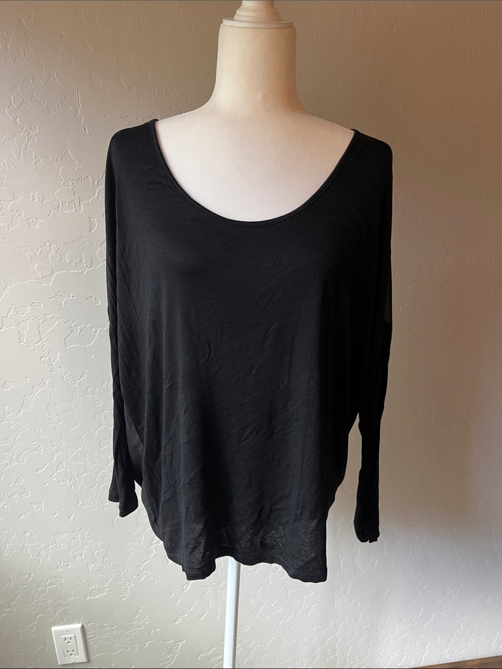 Black Scoop-Neck Long Sleeve Tee